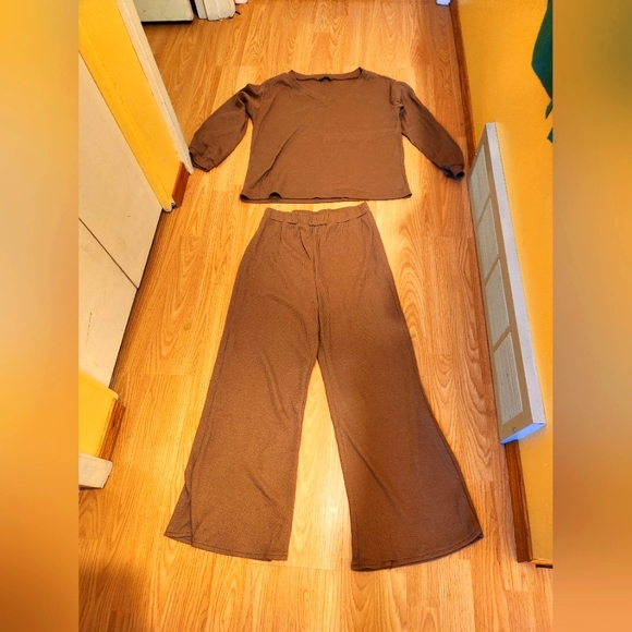 SHEIN medium 2 piece brown waffle lounge set. Coords - Picture 1 of 4